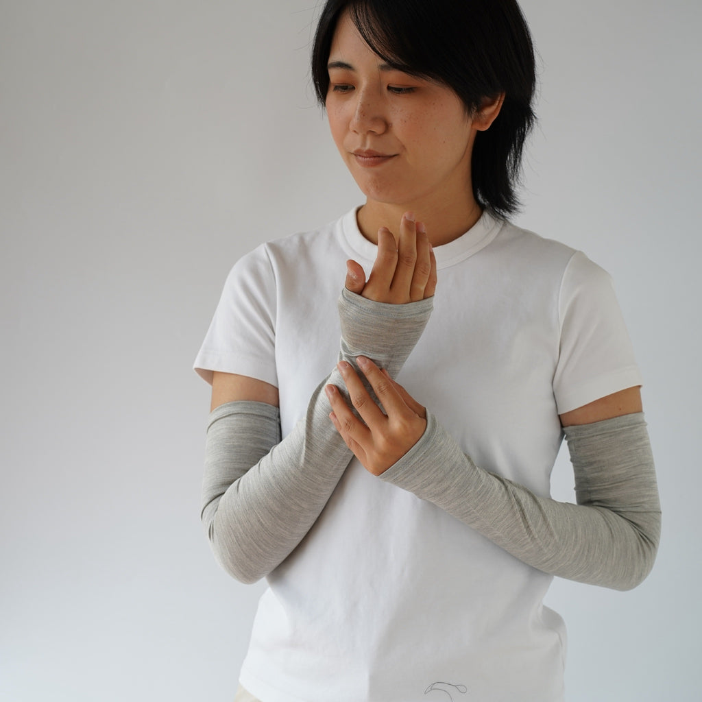 冷感シルクのアームカバー　ロング丈